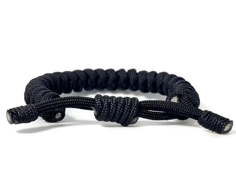 Engineered Jet Black Rope Bracelet – Handmade 550 Paracord Design